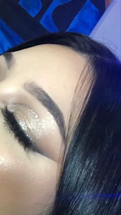 Hoco Makeup Glitter, Christmas Makeup Looks Simple, Sweet 16 Makeup, Snapchat Makeup, Sparkly Makeup, Rhinestone Makeup, Prom Eye Makeup, Eye Makeup Pictures, Creative Makeup Looks