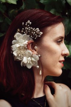 Available for left or right ear (price is for one cuff) * FLORA EAR CUFF * 🌷 Bring a bit of springtime vibe to your look with this handmade floral ear cuff. With its soft beige tones, faux pearls, and detailed wire work, this ear cuff is built on an adjustable brass base, making it easy to fit any adult. It can be the perfect accessory for weddings, festivals, or just adding a special touch to your outfit. This * Flora * ear cuff is a unique accessory that's perfect for any occasion. Grab one n Flower Ear Cuff, Earring Cuffs, Flower Ear Cuffs, Fairy Ears, Floral Fairy, Spring Fairy, Fairy Accessories, Flower Ear, Ear Climber