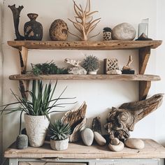 42 Earthy Bedroom Ideas That Will Make You Fall In Love With Your Space - Edward George Decorating With Natural Materials, Diy Nature Home Decor, Earthy Spa Decor, Nature Aesthetic Home Decor, Natural Materials Interior Design, Natural Home Aesthetic, Natural Decor Ideas, Natural Boho Decor, Earthy Crafts