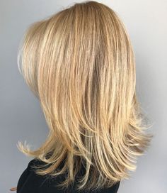 Mid Length Hairstyle with Layers Fav Hairstyles, Large Curls, Blonde Hairstyle, Subtle Balayage, Medium Blonde, Mid Length Hair, Medium Hair Cuts