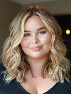 Trending Chubby Face Haircuts for 2024: Top Styles for a Flattering Look Lob Haircut For Round Face Plus Size, Fine Hair Haircuts Round Face, Sassy Lob Haircuts, Best Plus Size Haircuts, Plus Size Lob Haircut, Plus Size Blonde Hair, Haircuts For Bigger Women, Wavy Haircut For Round Face, Haircut For Thick Hair Round Face