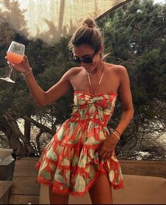 Girls Holiday Outfits Summer, Midi Dresses Aesthetic, Tropical Holiday Outfits, Greece Holiday Outfits, Tropical Fits, Beach Holiday Outfits, Nails Vacation, Spain Outfit, Traveling Aesthetic