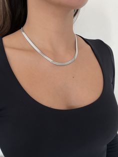 Everyday Silver Tarnish-resistant Chain Necklace, Silver Herringbone Snake Chain Necklace, Simple Silver Clavicle Chain Necklace, Classic Silver Herringbone Necklace With Adjustable Chain, Silver Minimalist Herringbone Necklace, Simple Silver Chain Necklace For Everyday, Silver Simple Chain Necklace For Everyday, Elegant Silver Metal Herringbone Necklace, Elegant Silver Herringbone Necklace