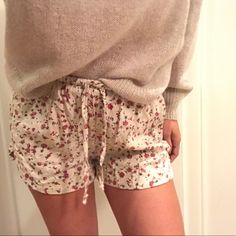 Don’t Ask Why Ae One Size Fits All Cream Shorts - Never Worn Cream Shorts, Floral Shorts, One Size Fits All, Womens Shorts, Cream, Floral, Women Shopping, Color