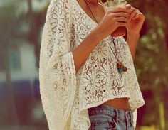 Lacey top Look Hippie Chic, Top In Pizzo, Boho Chique, Boho Mode, Mode Hippie, Mode Boho, Wear Crop Top, Bohol