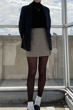 Black Stockings Outfit Casual Summer, Plaid Skirt Business Outfit, Mini Skirt Outfit Dark Academia, Business Casual Mini Skirt, Plaid Skirt Office Outfit, Plaid Skirt Business Casual, Dark Academia Mini Skirt, Plaid Skirt And Tights, Business Casual Skirt Outfits Winter