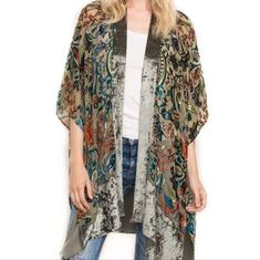 Nwt Mystree Velvet Kimono Velvet Kimono Outfit, Kimono Floral, Kimono Outfit, Velvet Kimono, Beautiful Kimonos, Boho Kimono, Print Kimonos, Bohemian Clothes, Online Tops