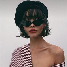 Zara Black Beret New With Tags! Size - S-M (Only Size) Material - 100% Wool Short Haircuts For Round Faces, Hair Clips Aesthetic, Flattering Haircuts, Short Hair Cuts For Round Faces, Haircuts For Round Faces, Black Beret, Haircut Types, Top Sunglasses, Haircuts Short