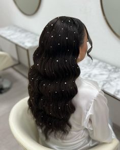 Wedding Hairstyles For Long Hair Pearls, Pearls In Hair Wedding Black Woman, Hair Styles Pearls, Wedding Hair With Gems, Pearls In Wedding Hair, Wedding Hair With Pearls Down, Curled Hair Down Wedding, Pinned Back Wedding Hair