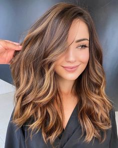 Brunette Hair With Highlights, Brown Hair With Blonde Highlights, Brown Hair Balayage, Hair Color And Cut, Hair Color Balayage, Hair Inspiration Color, Hair Inspo Color, Light Hair, Ombre Hair