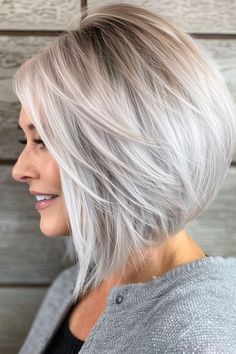 Angled Medium Length Hair, Angled Bob Hairstyles Medium Length, Silver Hair Ideas, Gray Haircut, Long Angled Bob Hairstyles, Angled Hair, Grey Hair Color Silver, Haircut Gray Hair, Grey Bob Hairstyles