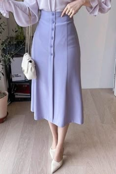 Farmhouse Porch, Modest Dresses Casual, Everyday Fashion Outfits, Classy Work Outfits, Stylish Work Outfits, Mermaid Skirt, Modest Fashion Outfits, Looks Chic, Fashion Design Clothes