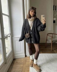 Cardigan Outfit Oversized, Oversize Cardigan Outfit, Ultra Aesthetic, Oversized Cardigan Outfit, Alledaagse Outfit, Winter Mode Outfits, Cozy Fall Outfits, Cardigan Oversized, Uggs Outfit