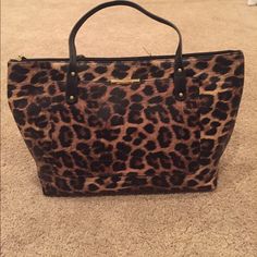 Never Used. Chic Leopard Print Bags For Errands, Louis Vuitton Bag Neverfull, Liz Claiborne, Womens Tote Bags, Fast Delivery, Purse, Tote Bag, Women Shopping, Black