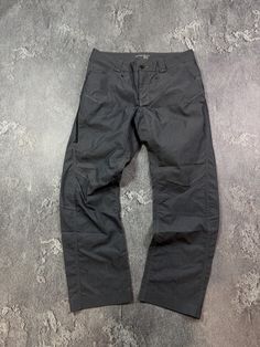 Please read and ask before buying this item. This is used clothing! Look all pics.  Make sure that suits you👌  ---------------------------- Arcteryx Mens Cargo Pants Hiking Outdoor Climbing Gray Very Rare Size: L/34 (Seen Measurements) Condition: 10/10 (Seen all photos.)    Ask more questions  OFFERS 👋  Follow me ✅  ----------------------------  ❗️Many buyers without reading the description later ask questions:  Why didn't I receive the item or where is it?  Delivery usually arrives 14/20/30/45 days after purchase. But there are delays due to what?  Due to holidays, weather conditions, customs checks, etc. Arc'teryx Gorpcore, Rugged Gore-tex Boots For Streetwear, Winter Streetwear Gore-tex Hiking Boots, Arcteryx Mens, Mens Cargo Pants, Outdoor 4-way Stretch Cargo Pants, Functional Gore-tex Hiking Boots For Climbing, Cargo Hose, Outdoor Climbing