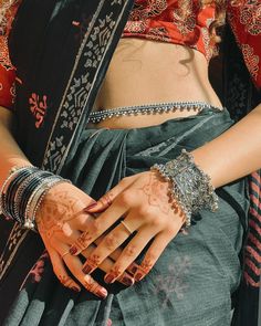 #hansikakrishnav #ethnicwear #saree Waist Chain Indian, Modern Henna Designs, Photo Editing Vsco, Royal Aesthetic, Indian Saree Blouses Designs, Indian Fashion Saree, Traditional Indian Outfits