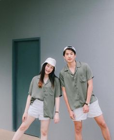 Matchy Outfit Couple Casual, Cute Couple Outfits Casual, Prenup Outfit Ideas, Couple Outfits Matching Casual, Matchy Outfit Couple, Matchy Outfit, Casual Couple Outfits, Couples Dress