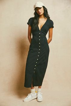 Free People New In Town Midi, Nyc Summer Outfits Curvy, Button Up Midi Dress, 90s Button Down Dress, Lydia Tar Outfits, Medium Size Women Outfits, Spring Dresses 2024, Library Fits, Midsize Grunge