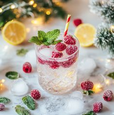 12 Best Christmas Mocktails for 2024! - Slimming Violet - Recipes & Cooking Advice Irish Whiskey Drinks, Violet Recipes, Pretty Sweets, Christmas Mocktails, Designated Driver, Cooking Advice, Whiskey Drinks