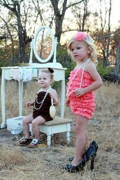 I love this! I would love to do this with my girls for their birthdays one year:) Rose Lace, How To Pose, Vintage Roses, Cute Photos, Photography Props, Baby Pictures