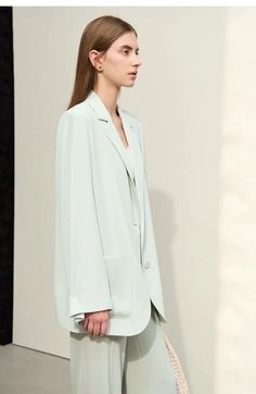 Minimalism Loose Blazer – BEYOND Solid Color Summer Blazer, Green Summer Office Blazer, Summer Green Office Blazer, Summer V-neck Blazer For Office, Summer Blazer, Broad Shoulders, Loose Outfit, Blazers For Women, Sleeve Styles