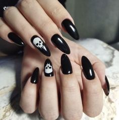 Маникюр Bad Nails, Trends Nails, Witchy Nails, Band Nails, Fake Nails Designs, Hippie Nails, Punk Nails, Anime Nails