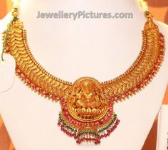 Antique necklace and antique finish necklaces Latest designs 22 Carat Gold Jewellery, Gold Earrings Indian, Temple Jewelry Necklace, Gold Temple Jewellery, Gold Jewelry Outfits, Choker Necklace Designs, Gold Bridal Jewellery Sets, Gold Necklace Indian Bridal Jewelry, Black Beaded Jewelry