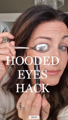 Julie Hannah | Go grab a spoon! 👀 With heavily hooded eyes, it’s tricky to know where to place the shadow - it’s always higher than you think it needs… | Instagram Sunk In Eyes Makeup, Hooded Eye Tricks, Pretty Eye Shadow, Eyeshadow For Crepey Eyelids, Hooded Eye Makeup Hacks, Eye Makeup For Older Eyes, From Instagram.com, Makeup Looks For Hooded Eyelids, Wedding Makeup Over 50