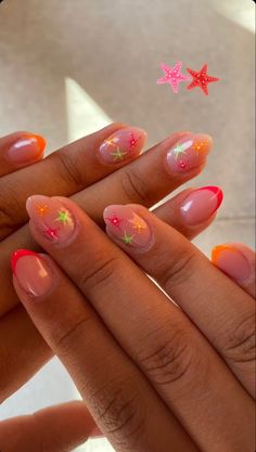 Summer Nail 2024 Trends Bright, Beachy Gel Nails Summer, Bright Beach Nails Summer Colors, Summer Beach Nails Short, Summery Nails 2024 Short, Neutral Cute Nails, Beachy Short Nails, Summery Nails 2024 Simple, Short Gel Nails Beach