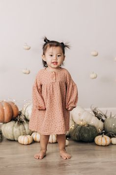 Halloween Costume Ideas Kids, Kids Halloween Costume Ideas, Pumpkin Backdrop, Halloween Mini Session, Studio Mini Sessions, Pumpkin Photography, Preschool Pictures, Cozy Sweaters Autumn, Kids Inspo