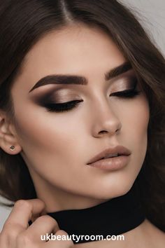 Maquillaje Smokey Eyes, Smokey Eye Makeup Steps, Black Smokey Eye Makeup, Smokey Eye Makeup Look, Black Smokey Eye, Prom Makeup Looks, Smokey Eye Makeup Tutorial, Eye Makeup Steps