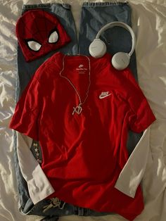 Cool Streetwear Outfit Men, Spiderman Matching Clothes, Spider Man Inspired Fits, Spiderman Shirt Y2k, Spider Man Beanie Outfit, Spiderman Style Clothes, Spider Man Inspired Outfit Women, Matching Spiderman Outfits, Spider Man Themed Outfit