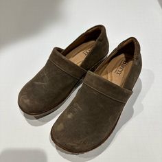 Born Women's Bailie Suede Slip-On Shoes Size: 6 In Great Condition, Nwot Distressed Slip-On Slipon Shoes, Shoes Size 6, Born Shoes, Shoes Color, On Shoes, Slip On Shoes, Slip On, Size 6, Women Shoes