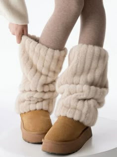 Cute Fluffy Boots, Fluffy Leg Warmers Outfit, Chunky Leg Warmers, Fluffy Leg Warmers, Fluffy Clothing, Fluffy Clothes, Fuzzy Leg Warmers, Winter Outfits Y2k, Kawaii Leg Warmers