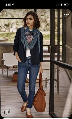 25 ELEGANT OUTFITS WITH JEANS TO WEAR NOW FOR WOMEN OVER 50 - valemoods