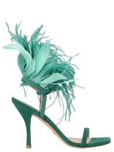 Sandales en daim 'Plume' avec des plumes appliquéss et une sangle de cheville.Stuart WeitzmanSandales 'Plume'Talons de la femme de l'UE: 100 mm Green Sandals, Spring Sandals, Suede Sandals, Jade Green, Beauty Accessories, Lace Boots, Stiletto Heel, Womens Heels, Luxury Shoes