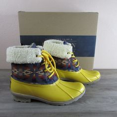 Brand New With Box Women's Size Brand: Pendleton Color: Yellow Style: Pw2274-700 Tucson Duck Mid Rain Boot White Rain Boots, Rain Boots Women, Short Rain Boots, Chelsea Rain Boots, Yellow Style, Ankle Rain Boots, Womens Rain Boots, Chelsea Boots Women, Rubber Boot