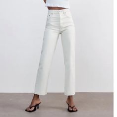 High Waisted Straight Leg Jeans. Minimal Used Like Brand New. Jeans White, Cropped White Jeans, Zara Jeans, Jeans Outfit Casual, Athletic Shorts, Straight Jeans, Colored Jeans, Straight Leg Jeans, White Jeans