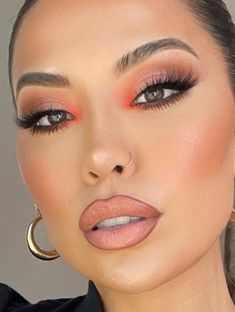 Wedding Guest Makeup Orange Dress, Pink Orange Eye Makeup, Orange Make Up, Coral Eyeshadow Looks, Orange And Pink Makeup, Coral Makeup Looks, Peach Eyeshadow Looks, Coral Eye Makeup