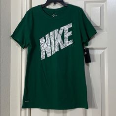 Nike Woman’s T-Shirt Size - M Style - Cu2828-341 Color - George Green *** Brand New New To Poshmark? Use Code @Iceskatingmom To Get $10 Off Your First Purchase!!! George Green, Nike Woman, Nike Crop Top, Sports Wear Women, Tops Nike, Yellow Tees, Nike Dri Fit Shorts, Dri Fit Shirt, Green Brands