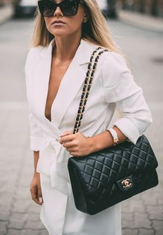 Chanel Classic Flap Bag Medium, Coco Chanel Handbags, Street Style Bags, Handbags Black, Chanel Flap Bag