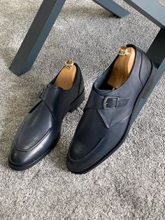 NEW COLLECTİON - FW 21 / 22 Collection: FALL & WİNTER 21 - 22 Production: Special Production Buckle Detail Leather Classic Shoes NavyblueProduct color: NAVYBLUEProduct material: %100 Leather Product care: It can be polished and dyed.Product size: 39-40-41-42-43-44-45Package İncluded: Shoes , Belt Note : When you bu Navy Leather Business Loafers, Navy Leather Sole Loafers With Round Toe, Navy Loafers With Leather Sole And Round Toe, Blue Leather Shoes With Flat Heel For Business, Blue Leather Flat Heel Shoes For Business, Blue Leather Flat Heel Business Shoes, Blue Low-top Leather Shoes For Business, Blue Business Dress Shoes With Removable Insole, Blue Low-top Dress Shoes For Business