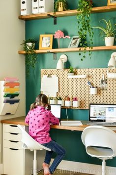 DIY school desk for homework station Kids Desk Area, Homeschool Room Design, Kids Room Desk, Homework Room, Ikea Desk Hack, Tile Stencils, Lunch Prep, Organized Pantry, Fall Mantle