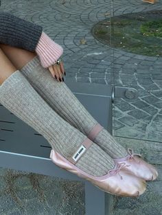 Balletcore Shoes, Pink Ballet Shoes, Body Lingerie, Kirsten Dunst, Mode Inspo, Fall Shoes, Pretty Shoes, Dream Shoes, Miu Miu Ballet Flats