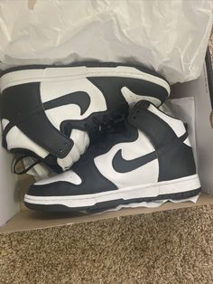 #ad Top Rated Size 9.5 - Nike Dunk High Black White, Fashion Shoes Jordan 1 Outfit Women, Sneakers Wallpaper, Athletic Shoes Nike, Air Jordan 1 High, Air Jordan 1 Low