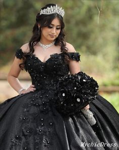 Lavender Sweet 16, Hot Pink Quinceanera Dresses, Lavender Quinceanera Dresses, Burgundy Quinceanera Dresses, Green Ball Gown, Black Quinceanera Dresses, Sweet 16 Dress, Green Wedding Dresses, Quinceanera Dresses Pink