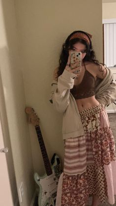 Pale Indie Outfits, Indie Style Outfits Women, Outfit Inspo 2023 Spring, Cute Bohemian Outfits, Bohemian Clothing Aesthetic, Gruge Outfits Girl, Hippie Women Outfits, Indie Fits Aesthetic, Boho Outfits Winter Bohemian