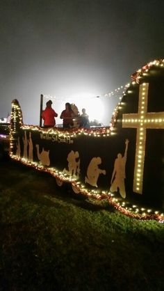 Christian Christmas Floats Parade Ideas, Christmas Float Ideas Parade, Small Town Christmas Parade Float, Christmas Crib Ideas