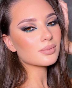 Gray Makeup Looks, 2021 Color Of The Year, Gray Makeup, Grey Makeup, Evening Makeup