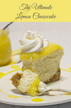 A slice of creamy lemon cheesecake topped with lemon curd and whipped cream. Tart Lemon Curd, Lemon Curd Cheesecake, Lemon Cheesecake Recipes, Sweet Whipped Cream, Cheesecake Recipes Classic, Summer Eats